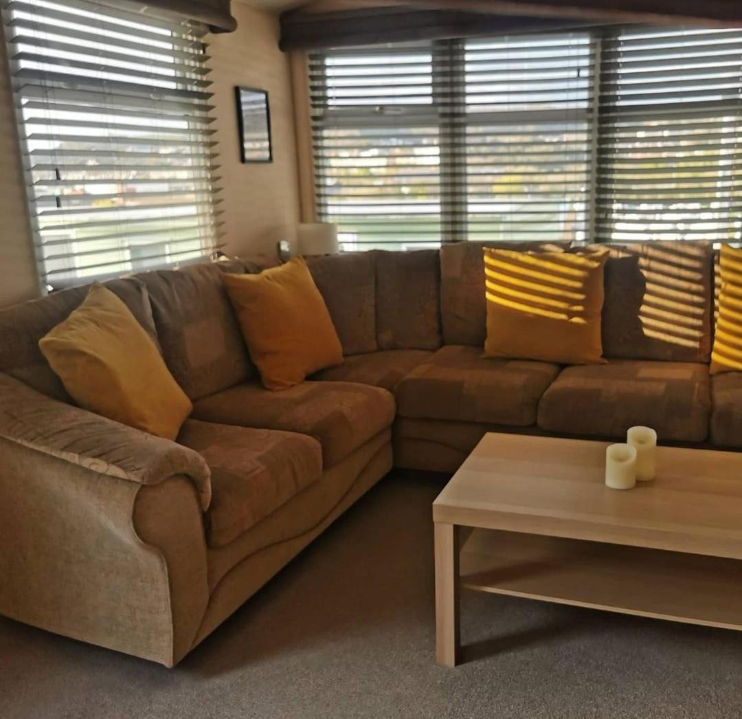 Wonderful 2 Bedroom Mobile Home アベリストウィス エクステリア 写真