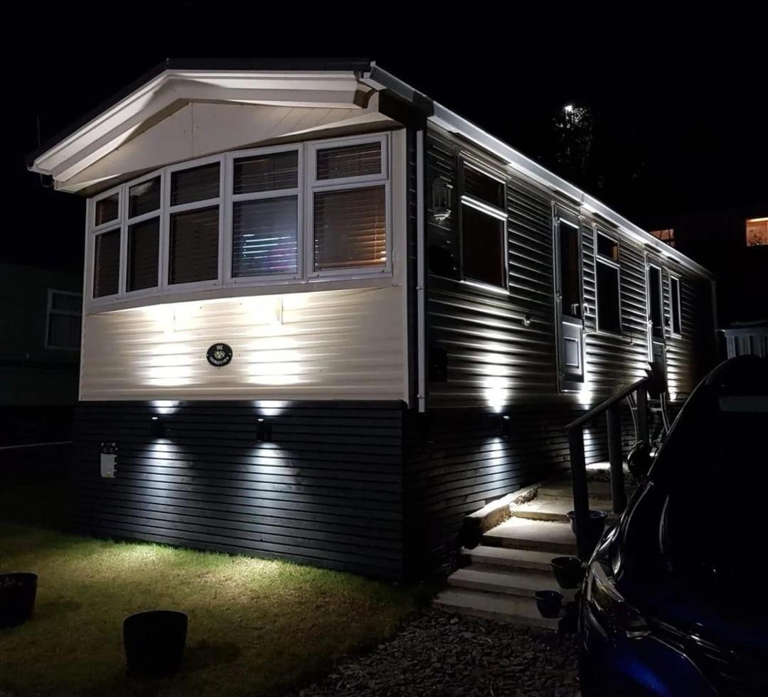 Wonderful 2 Bedroom Mobile Home アベリストウィス エクステリア 写真