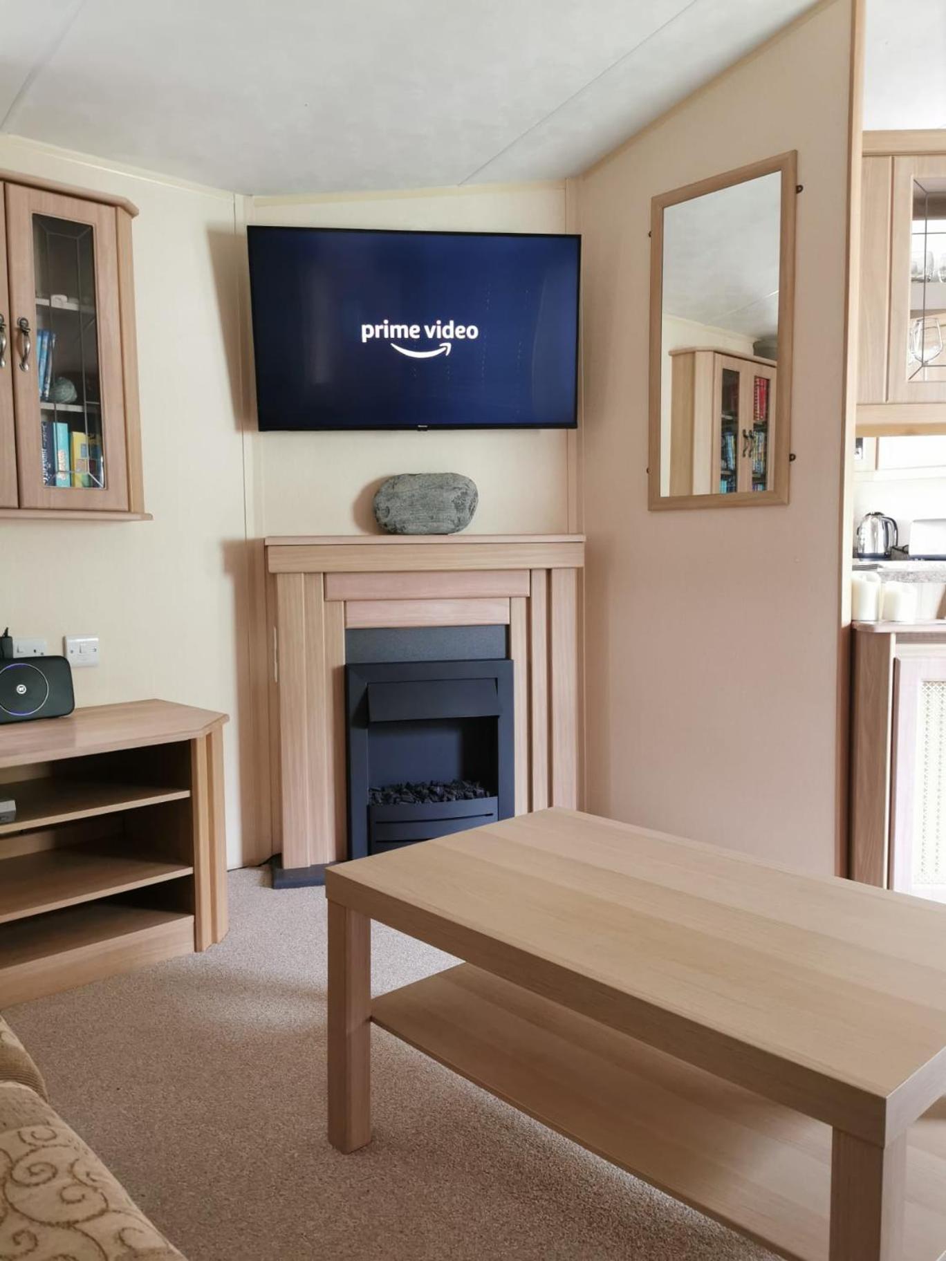 Wonderful 2 Bedroom Mobile Home アベリストウィス エクステリア 写真
